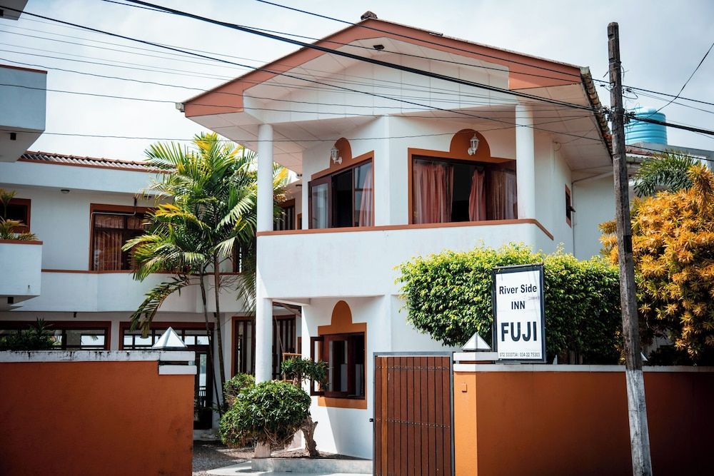 undefined Riverside Inn Fuji 2