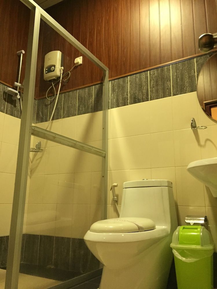 undefined Days Inn Kandy