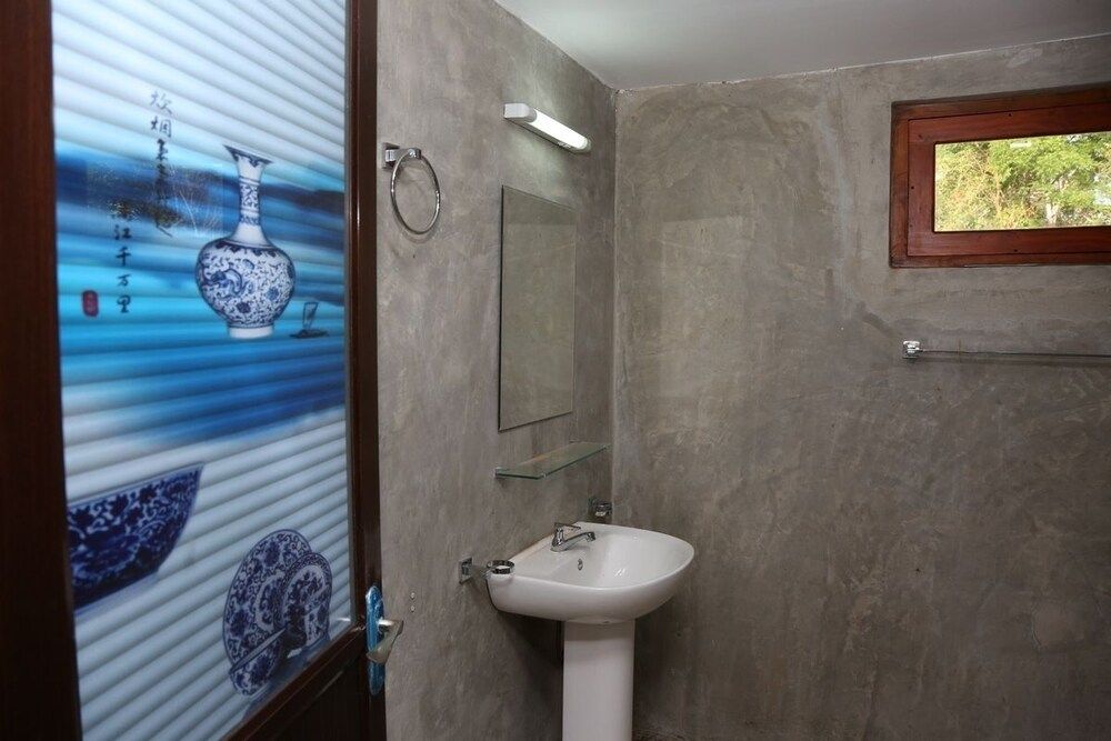 Hotel Viverra Deluxe Double Room, 1 King Bed, Patio 9