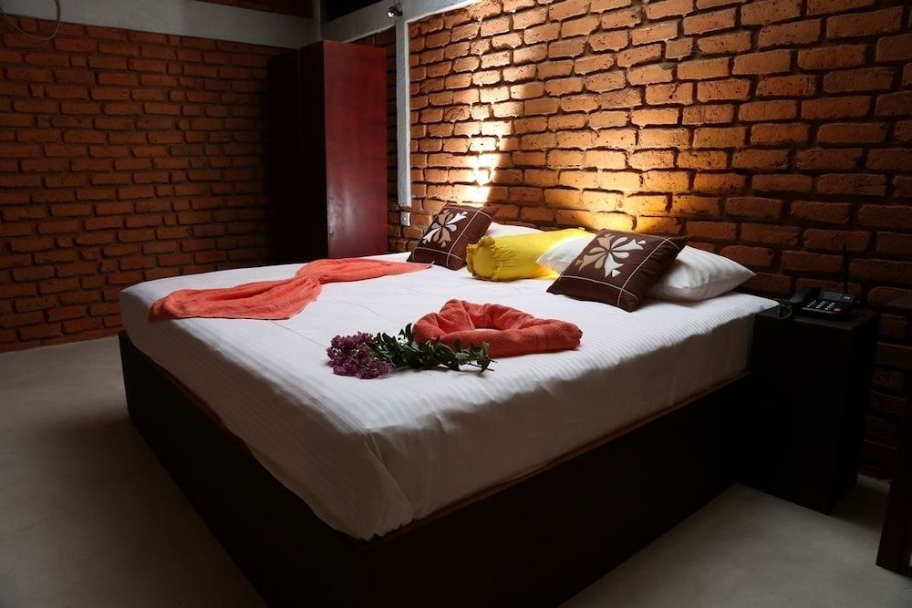 Hotel Viverra Deluxe Double Room, 1 King Bed, Patio 2