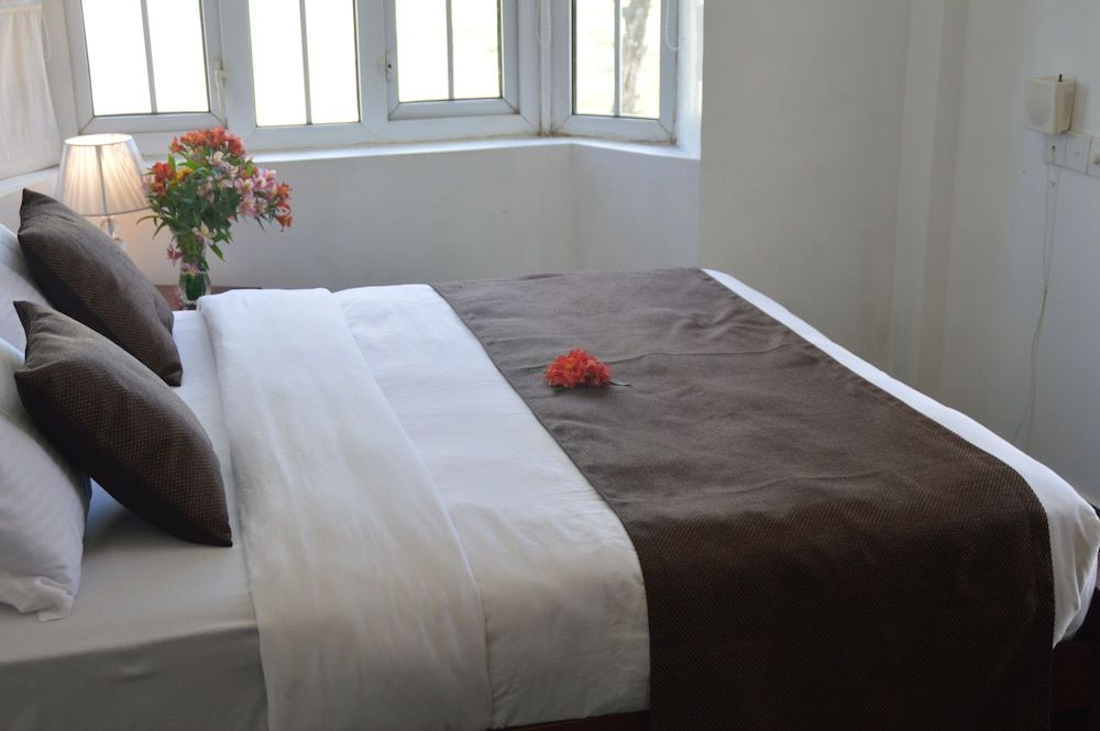 undefined Royal Hills 2