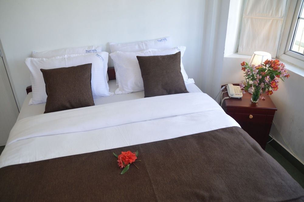 undefined Royal Hills 4