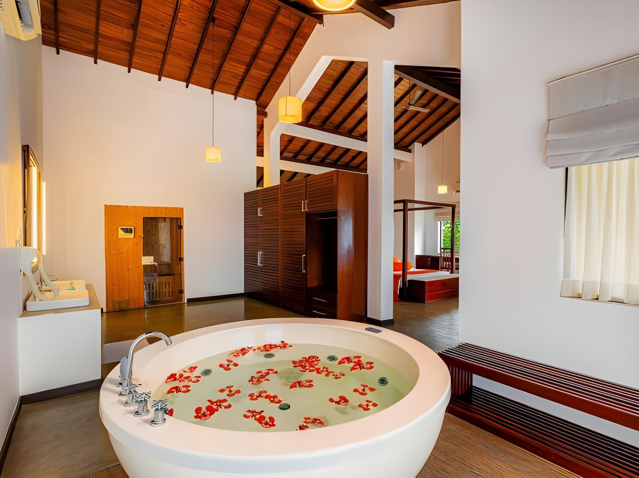 Suite Room with Plunge Pool & Ocean View