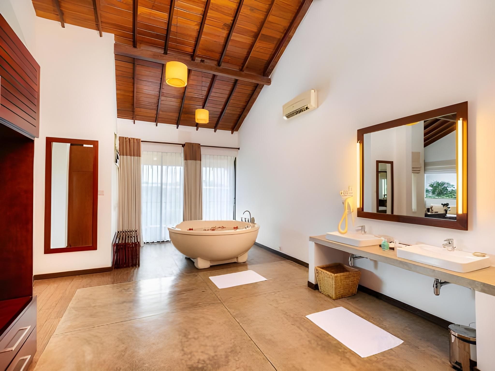 Suite Room with Plunge Pool & Ocean View