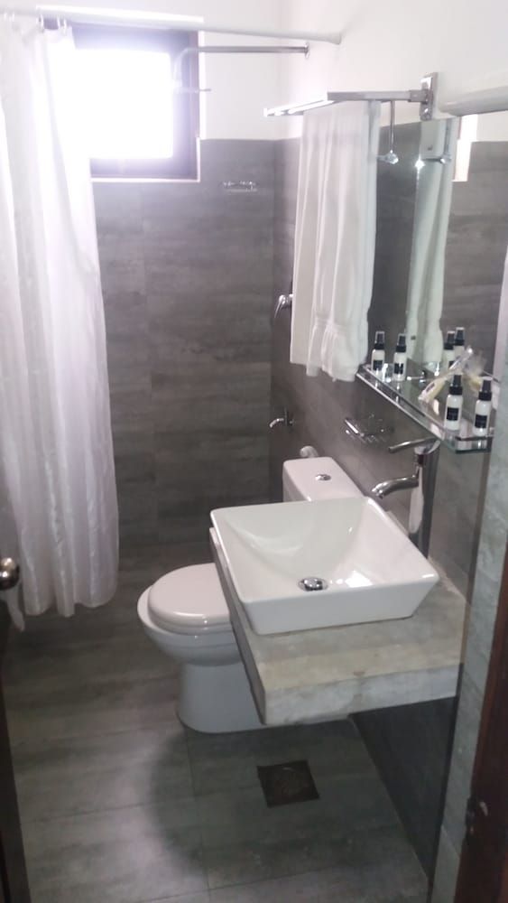 The Villa in Lavinia Family Quadruple Room, 2 Double Beds, Accessible, Non Smoking 3