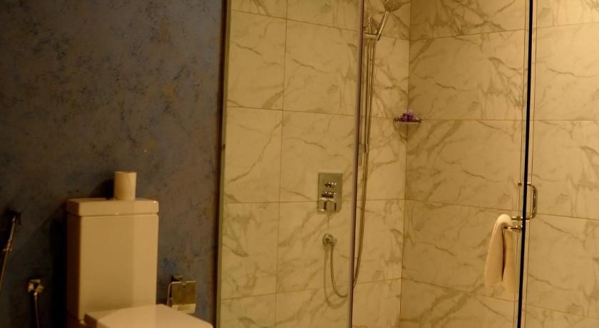 The Steuart by Citrus Deluxe Room with Courtyard View 9
