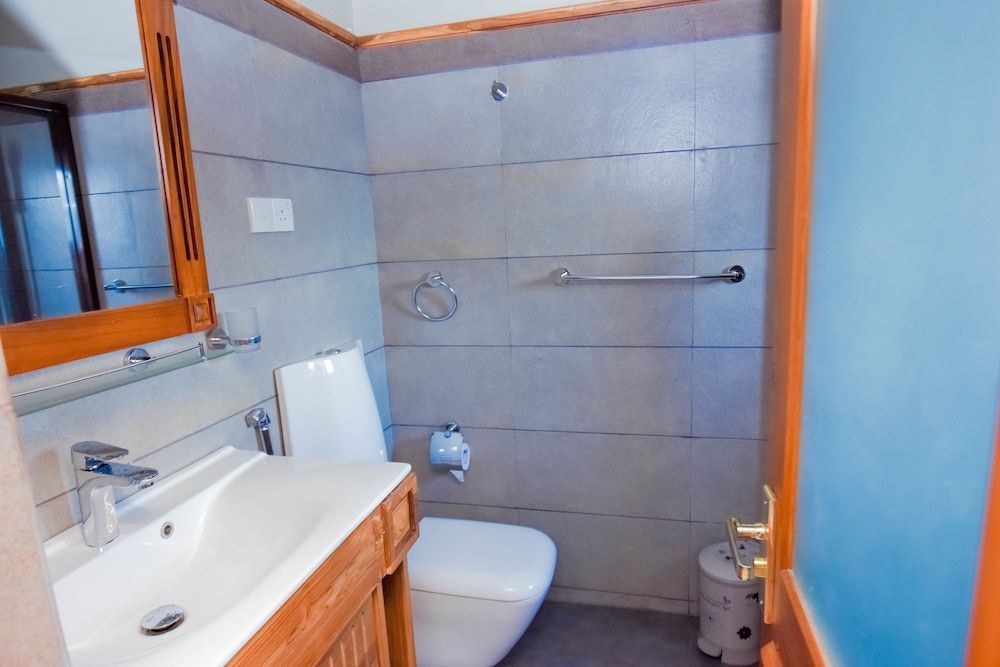 Piumara Residence Deluxe Double Room, Lake View 6