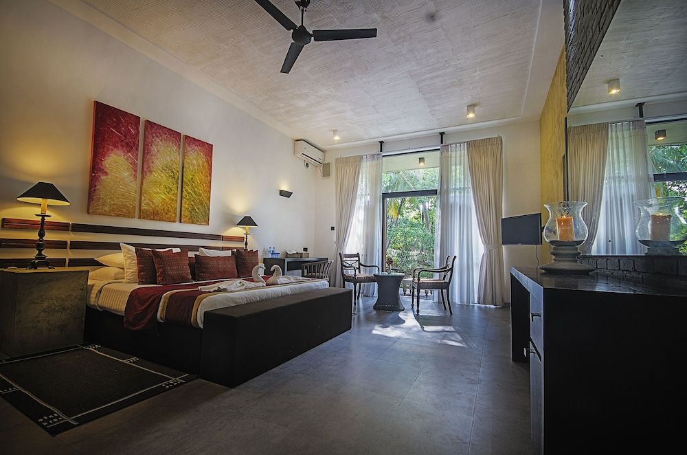 Arika Villa Deluxe Double or Twin room with Complimentary transfer to Sigiriya Rock fortress 9