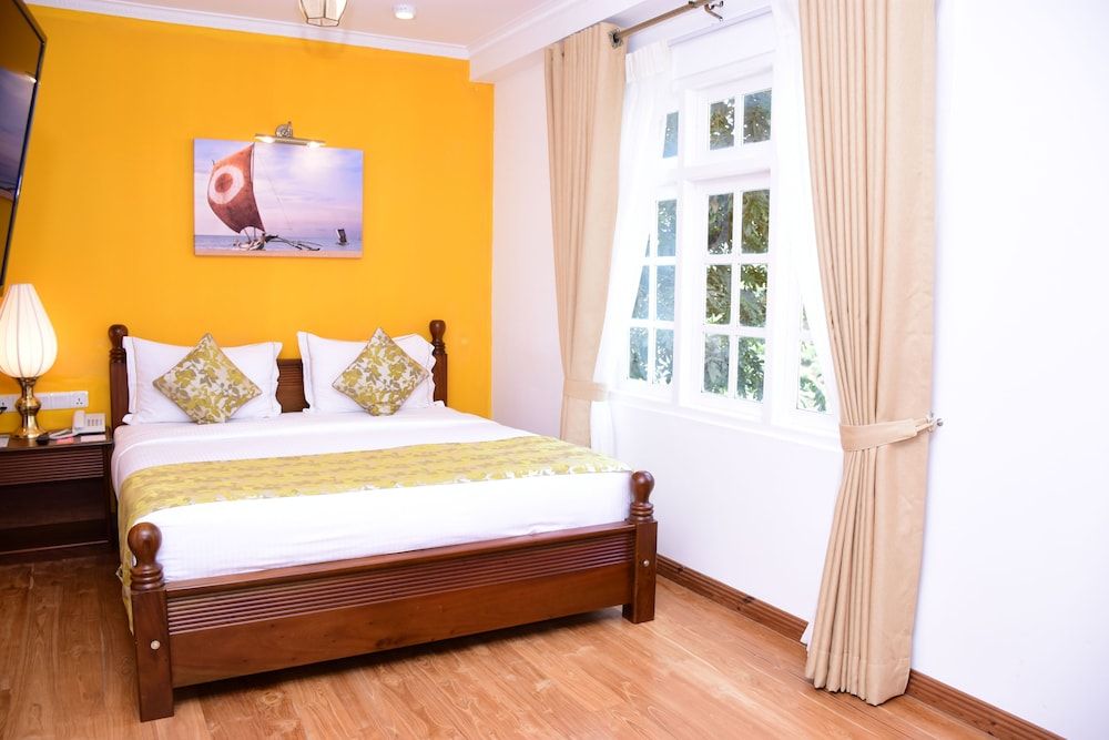 Mirage Kings Cottage Deluxe Double or Twin Room 6