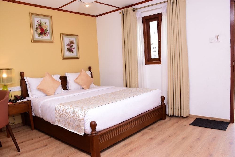 Mirage Kings Cottage Deluxe Double or Twin Room 9