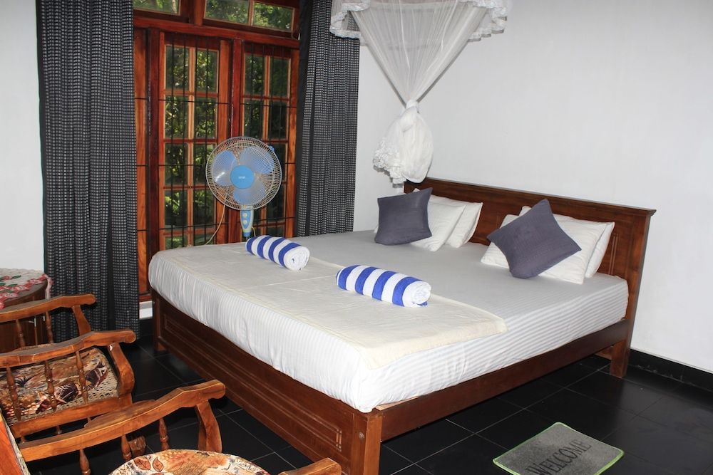 Kandy Shady Trees Villa Basic Double Room, 1 King Bed 5