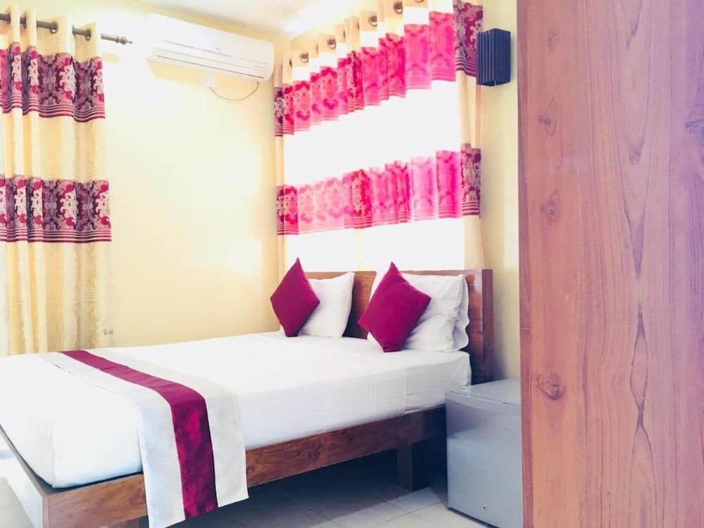 Hotel Eurolanka Colombo Economy Room, Non Smoking, Ocean View 4