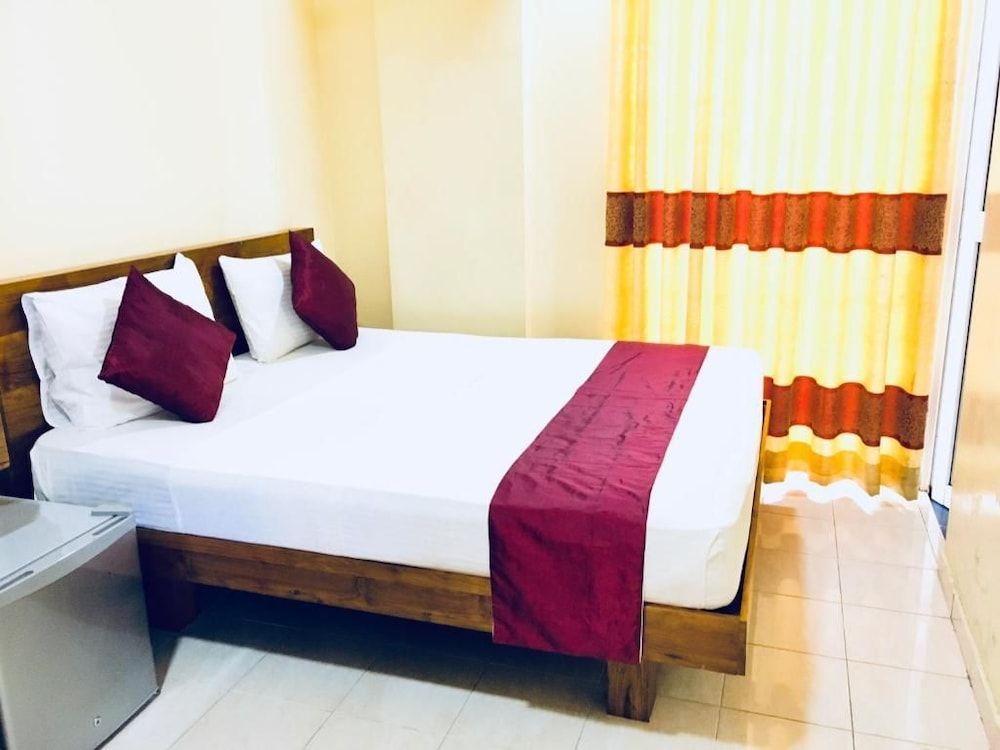 Hotel Eurolanka Colombo Economy Room, Non Smoking, Ocean View 3