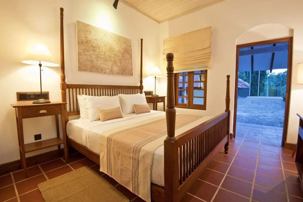 EKHO Sigiriya Deluxe Room 2