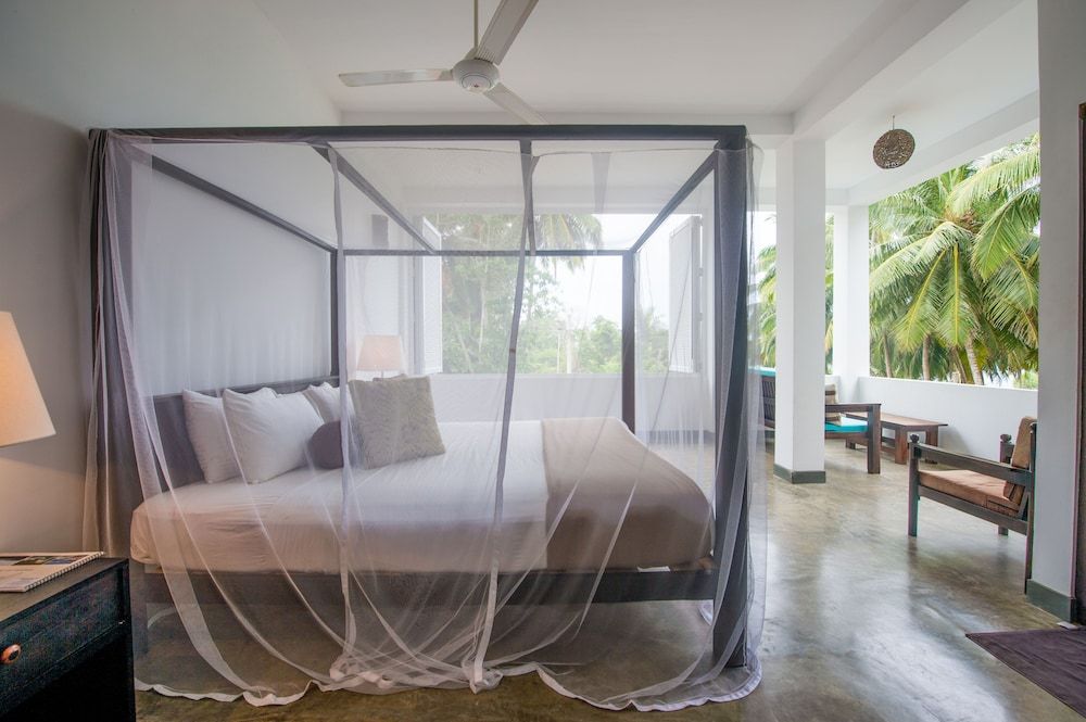 DELUXE ROOM WITH SEA VIEW