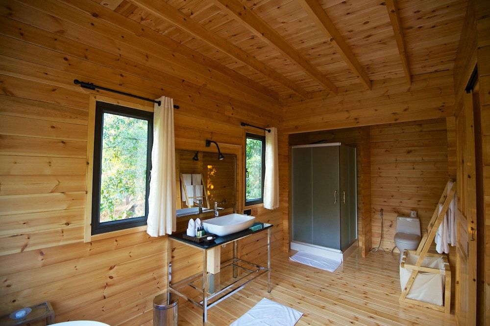 Mountbatten Bungalow Garden Chalet 5