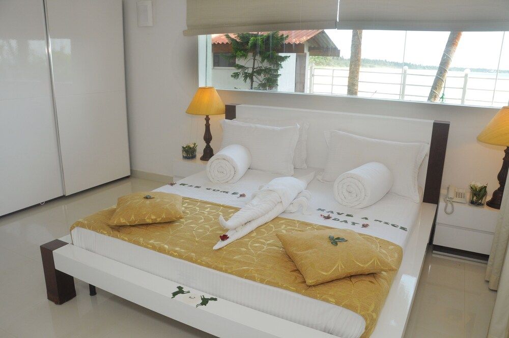 Deluxe Suite, 2 Bedrooms, Beach View
