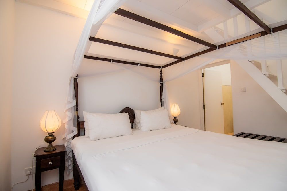 undefined Mango House 7