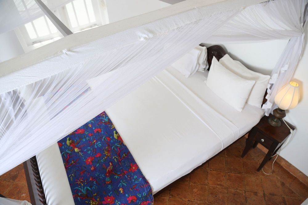 undefined Mango House 10