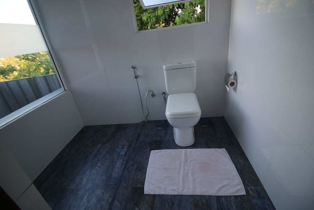 Villa Arunalu Kandy Suite with Bath tub River Mountain view 5