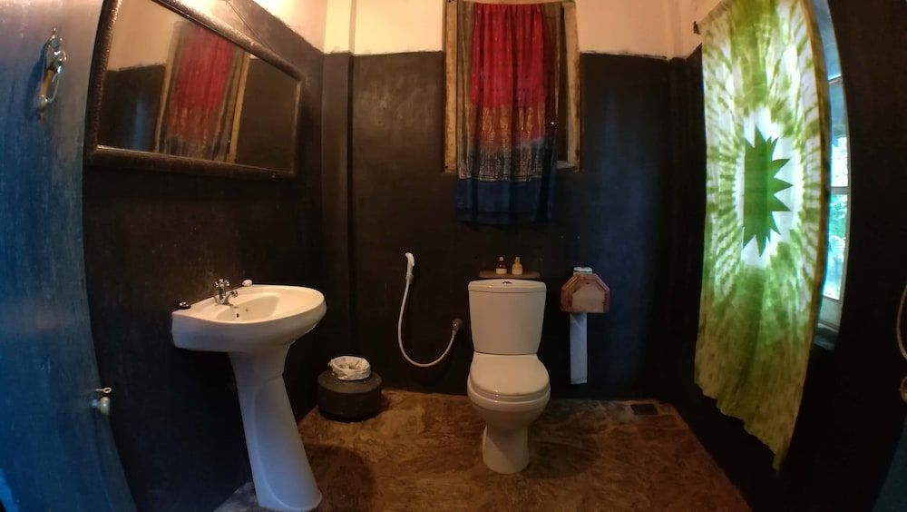 The Kandy Samadhi Centre Family Twin Room