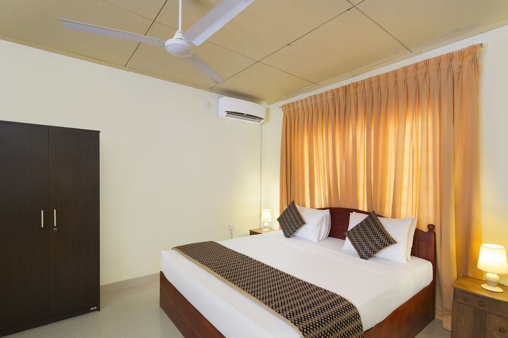 Palm Beach Inn and Sea Shells Cabanas Standard Double Room, 1 King Bed, Garden Area 4