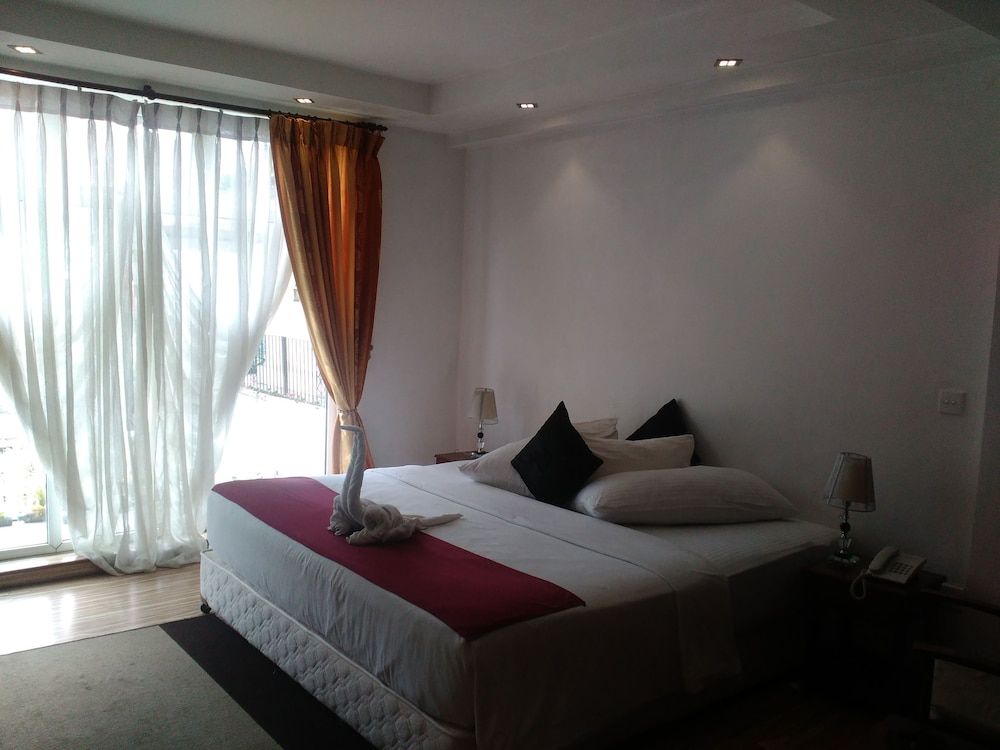 Midky Hotel Deluxe Double Room, 1 King Bed, Mountain View