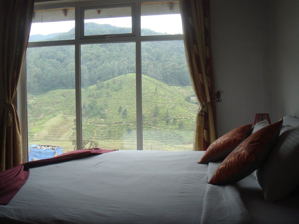 Midky Hotel Deluxe Double Room, 1 King Bed, Mountain View 3