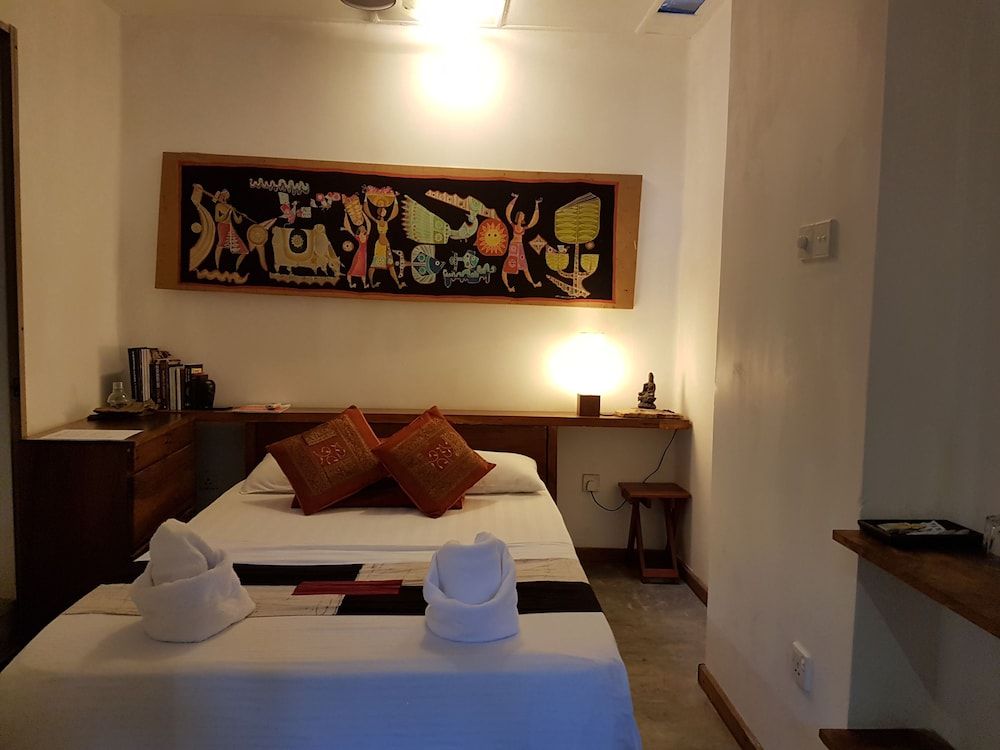 Highbury Colombo Standard Double Room 2