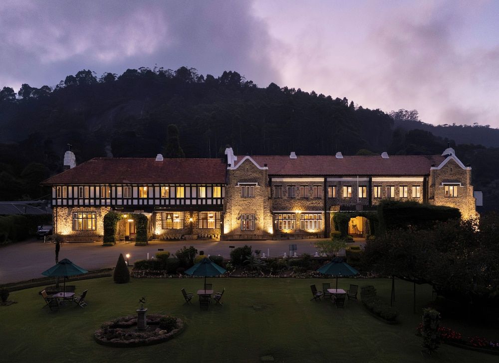 undefined The Hill Club 3