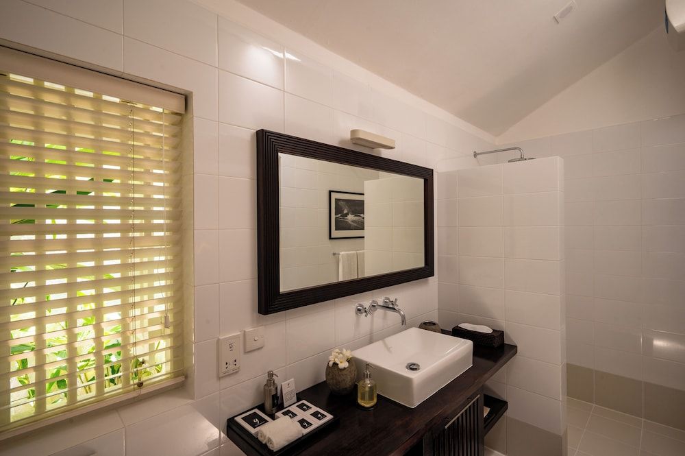 Nyne Hotels - Rock Villa, Bentota Superior King Room 2