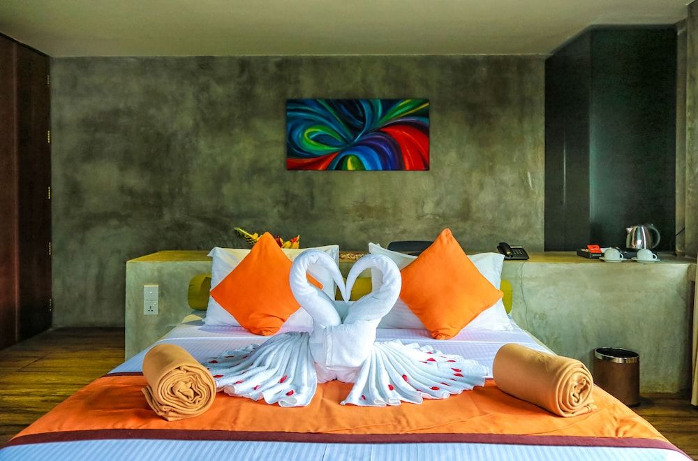 Oak Ray Tea Bush Standard Room 4