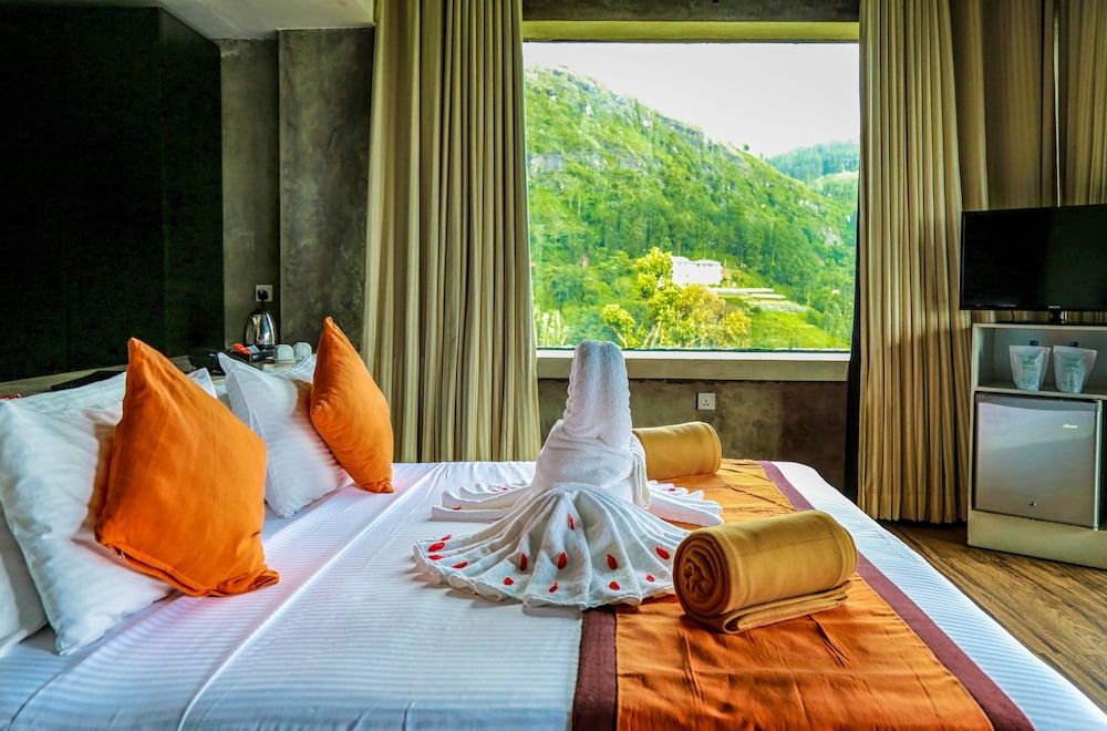 Oak Ray Tea Bush Standard Room 3