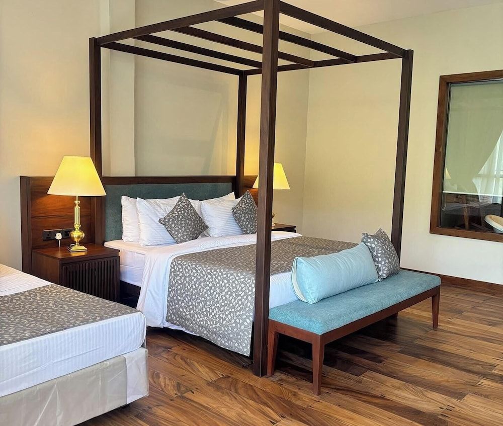 undefined Oak Ray Tea Bush 9