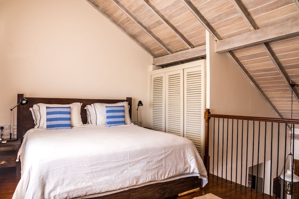 Deluxe Studio, 1 King Bed with Sofa bed, Balcony