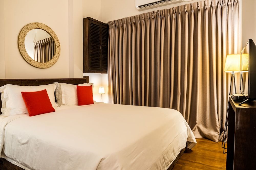 Deluxe Double Room, 1 King Bed, Balcony