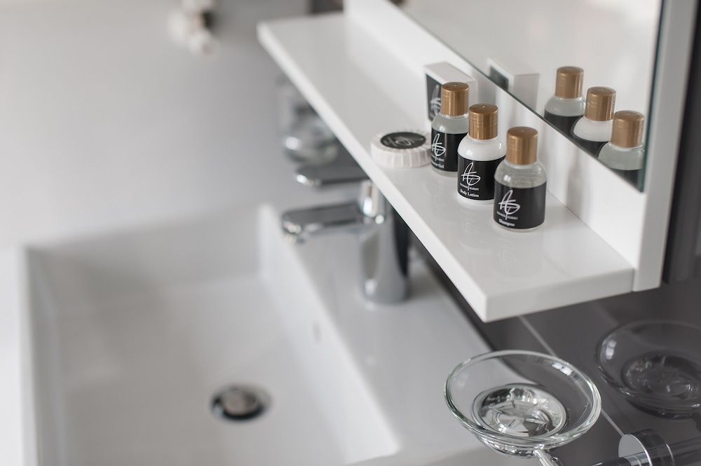 undefined Thomas Albert Hotel 8