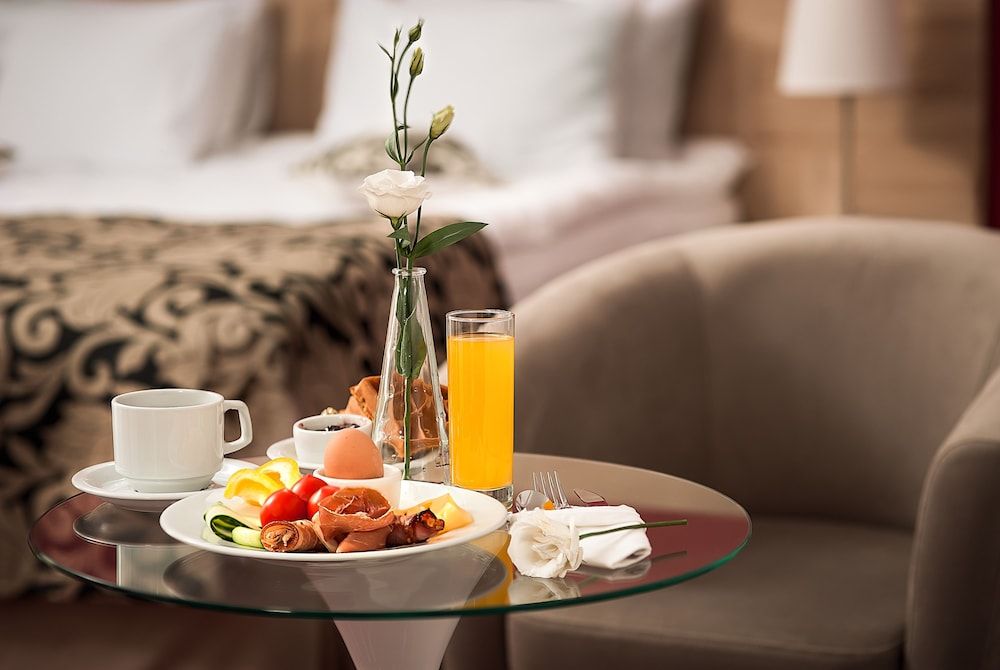 Thomas Albert Hotel Standard Twin Room 3