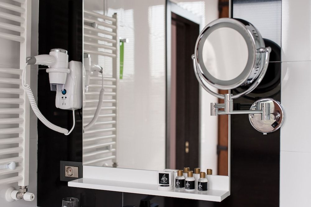 undefined Thomas Albert Hotel 6