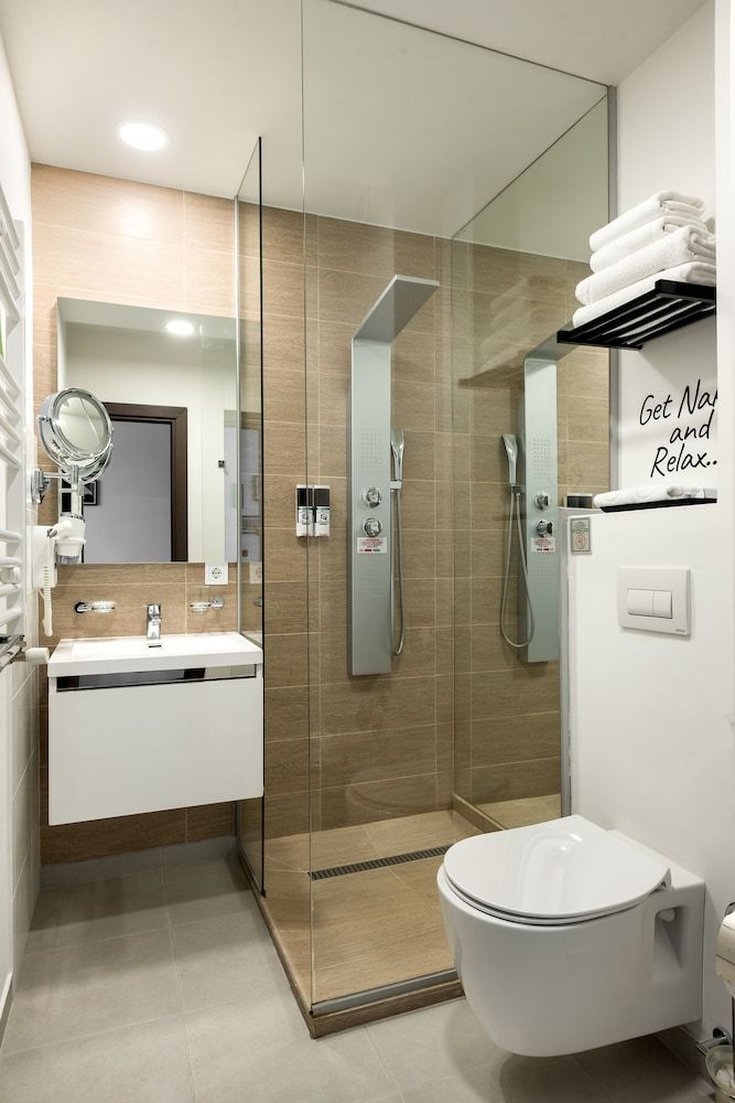 undefined Thomas Albert Hotel 10
