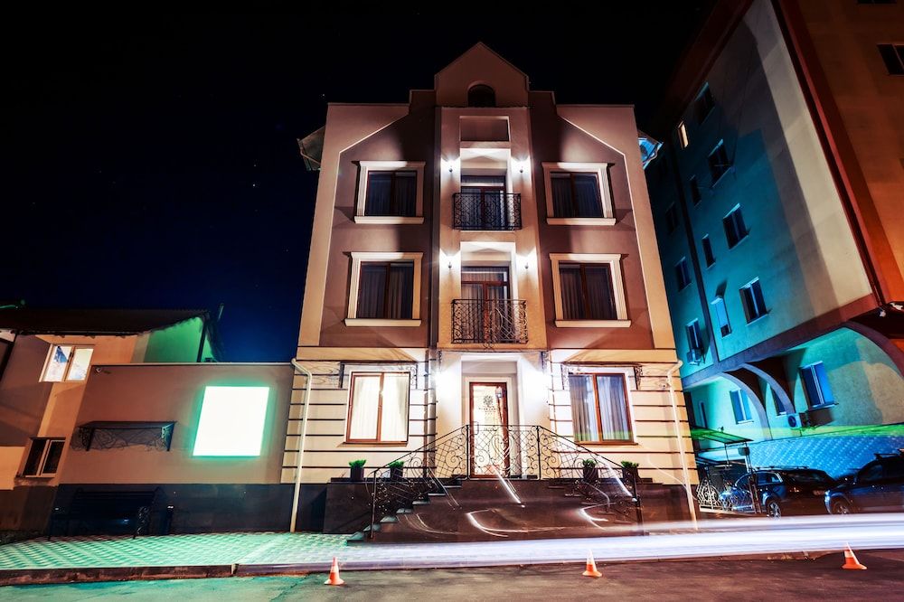 undefined Park Lane Hotel 9