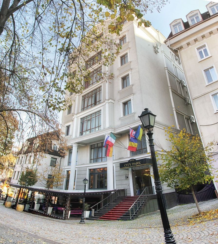 undefined City Park Hotel 5