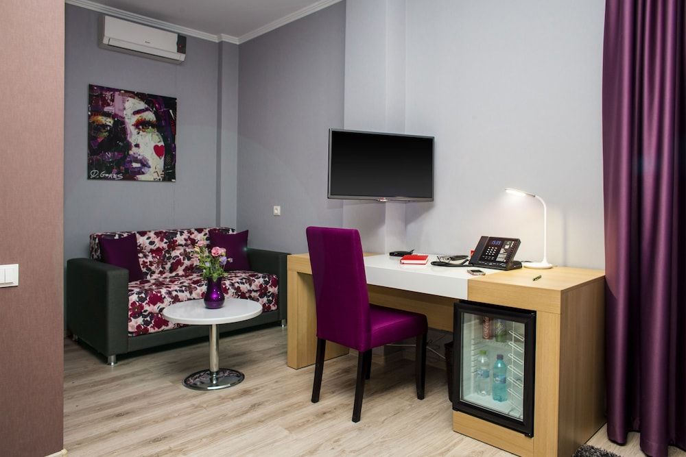 undefined City Park Hotel 9