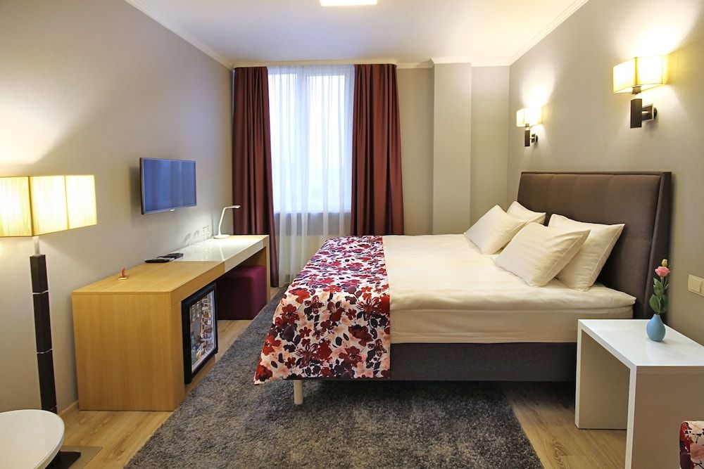 undefined City Park Hotel 4
