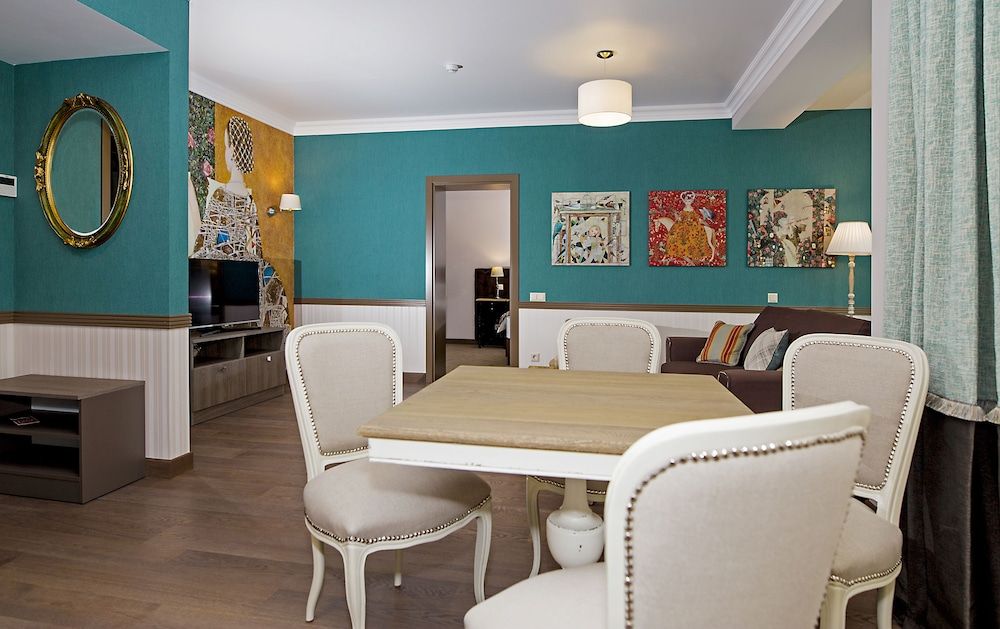 undefined ZENTRUM Hotel 6