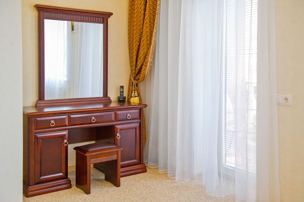 Hotel Park Suites Classic Suite, 2 Bedrooms, Kitchen, Executive Level 11