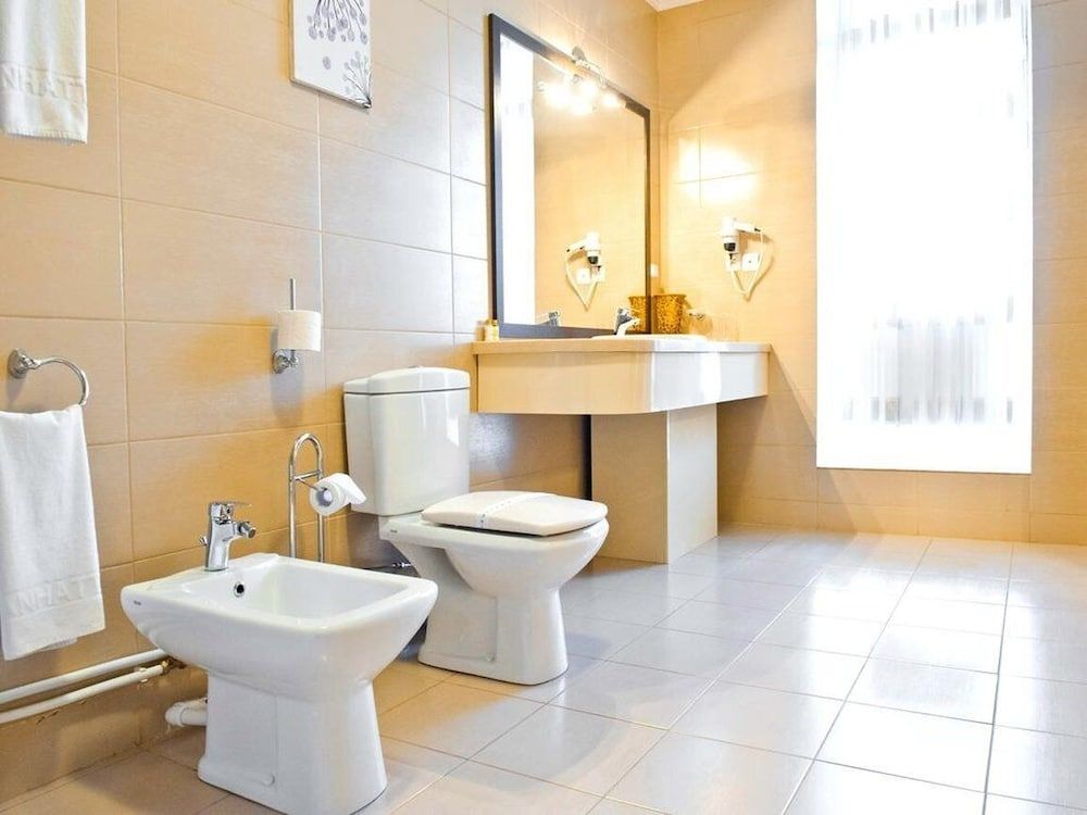 undefined Manhattan Hotel & Restaurant 10