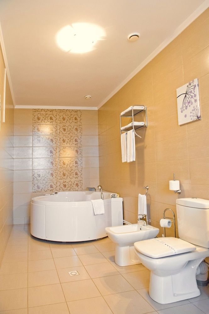 undefined Manhattan Hotel & Restaurant 9