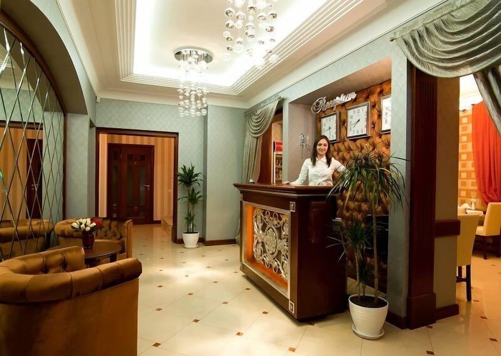 Check-in/check-out kiosk