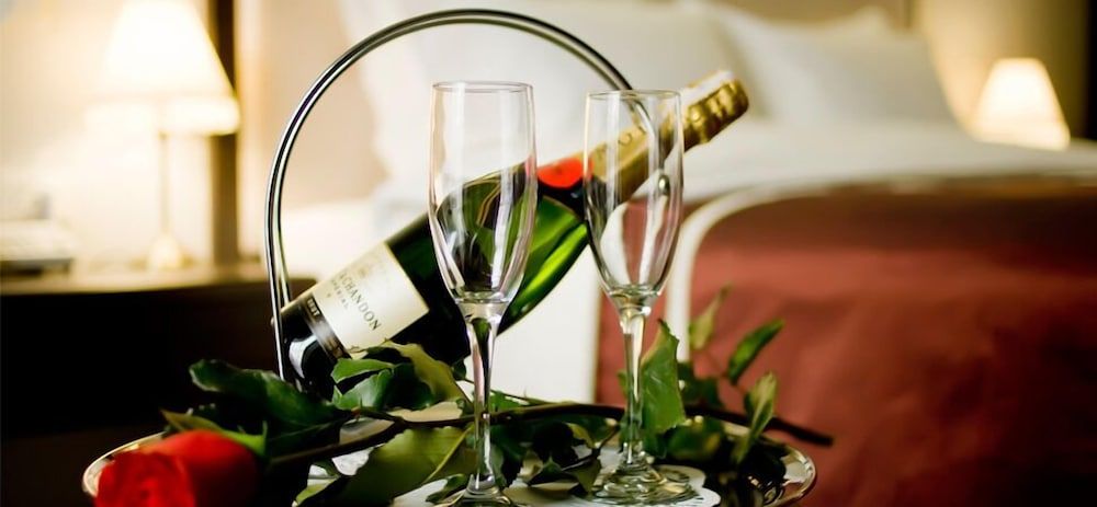 Room Service - Dining